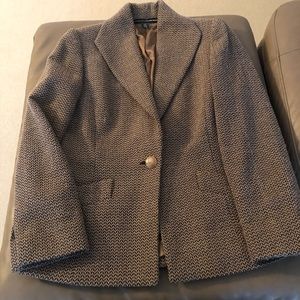 Stunning Ellen Tracy jacket.